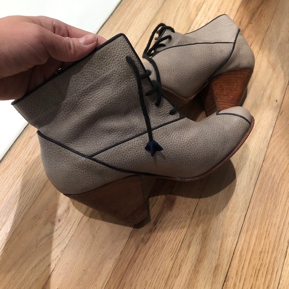 Size 6 beige with lace ankle booties - Picture 2 of 6